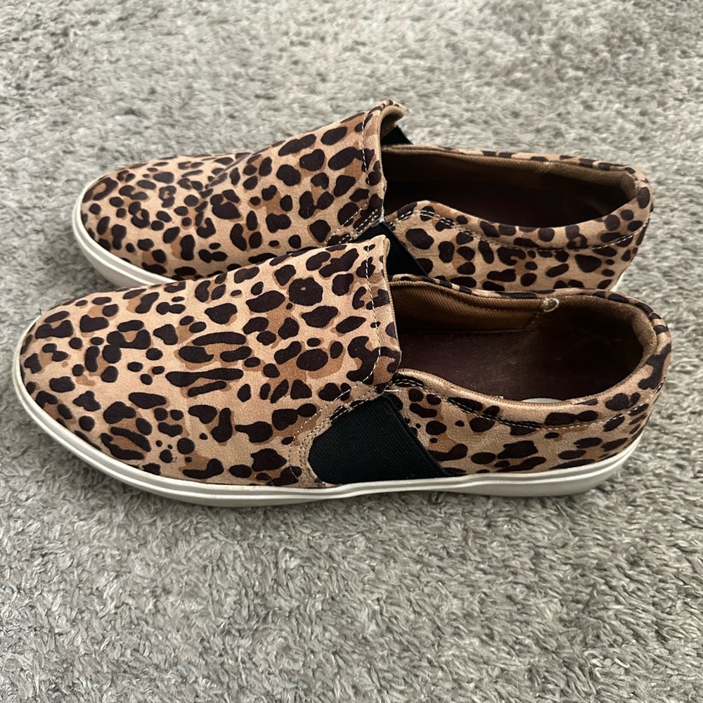 Comfortable Dr. Scholls slip on shoes
